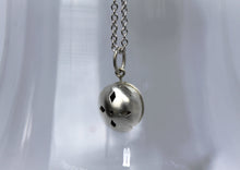 Charger l'image dans la galerie, Mobiles : les boîtes, n°1